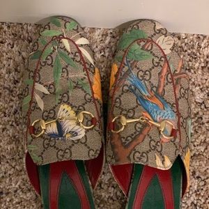 100% Authentic GUCCI Tian Horsebit GG Supreme